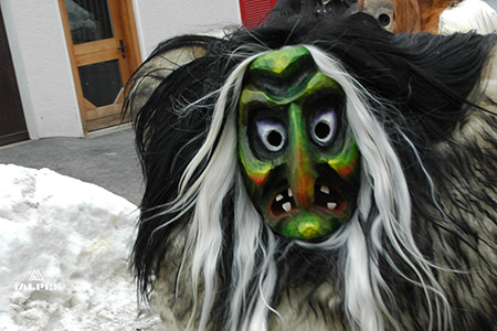 Masque de carnaval en Valais